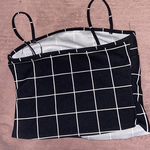 Crop top - Picture 2 of 3